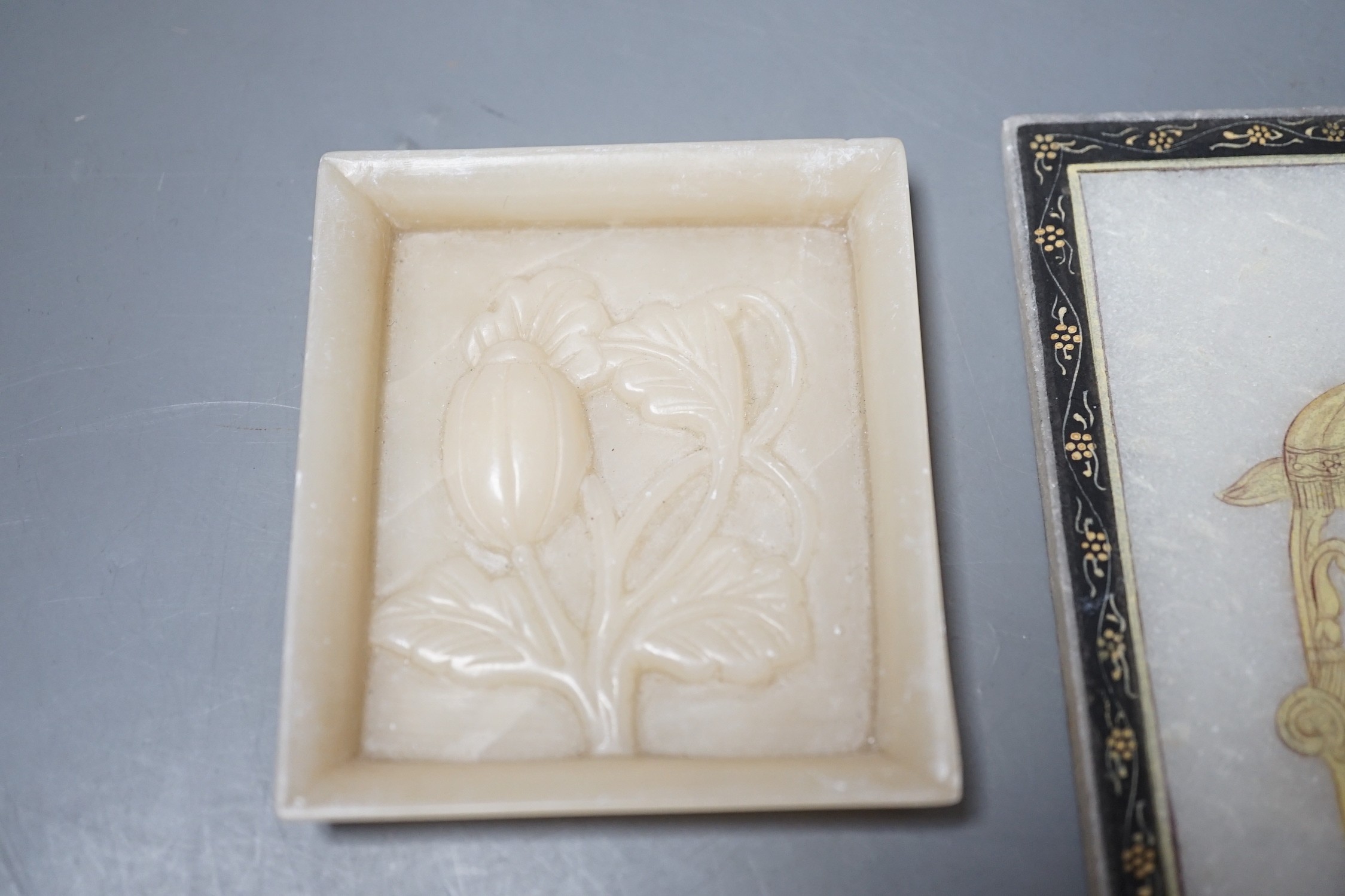 An Indian painted alabaster plaque and a pair of alabaster dishes, plaque 15cms high